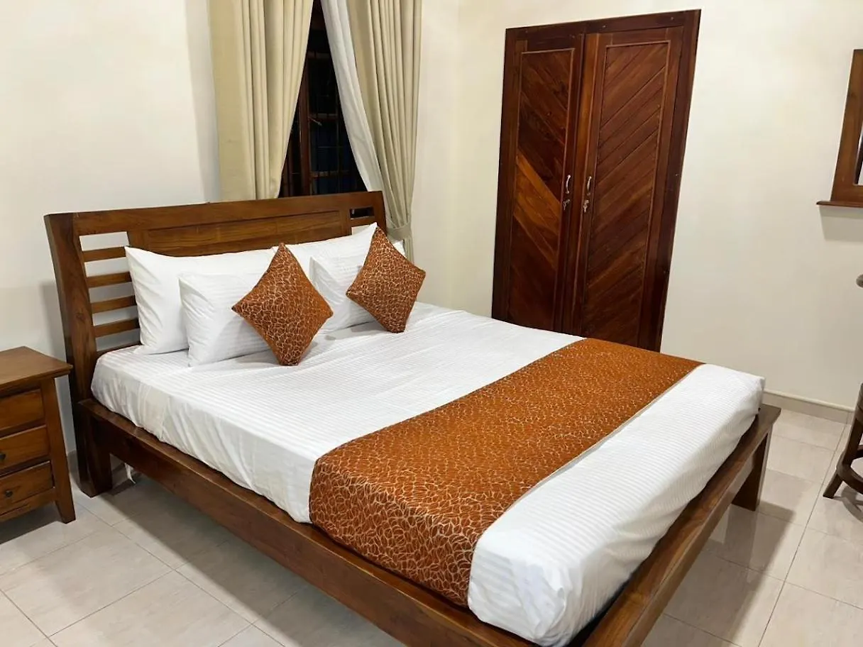 Negombo Cozy Pool Villa