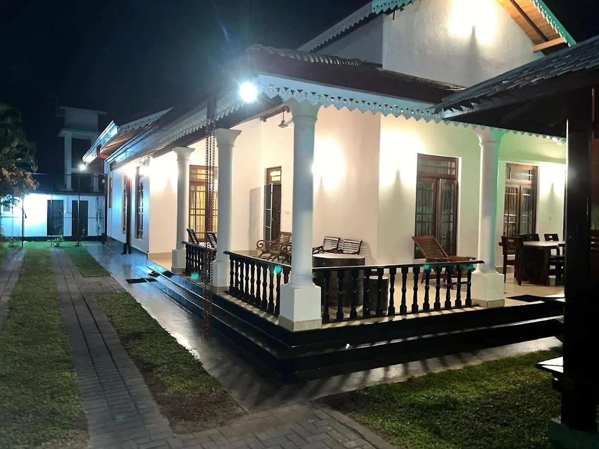 게스트하우스 Negombo Cozy Pool Villa