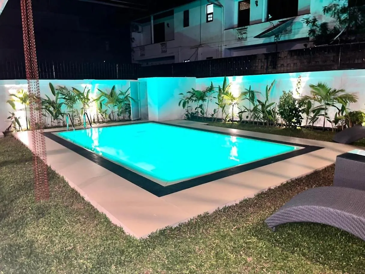 Negombo Cozy Pool Villa 0*,