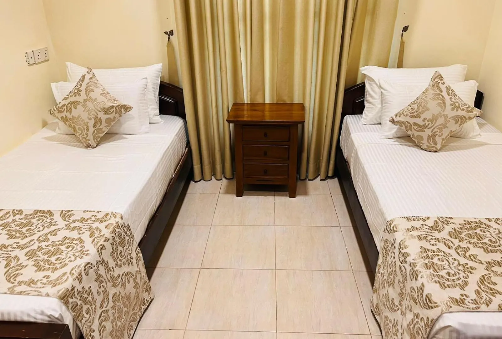 Negombo Cozy Pool Villa